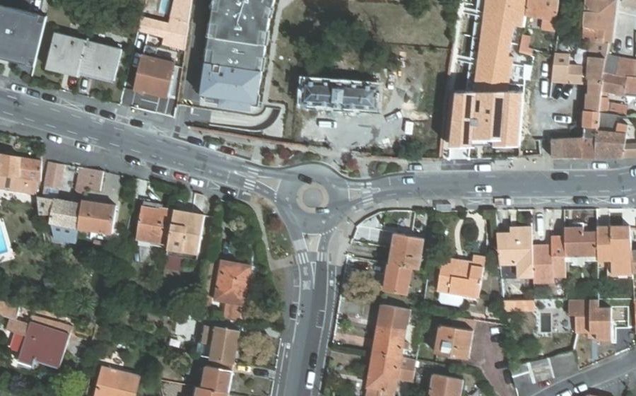 Vue aérienne du Rond-point anonyme n°256000781