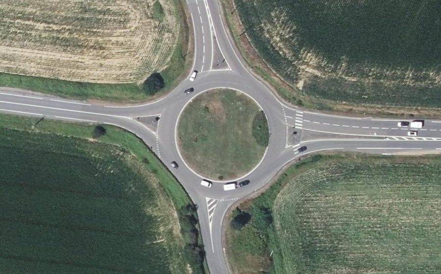 Vue aérienne du Rond-point anonyme n°25624066
