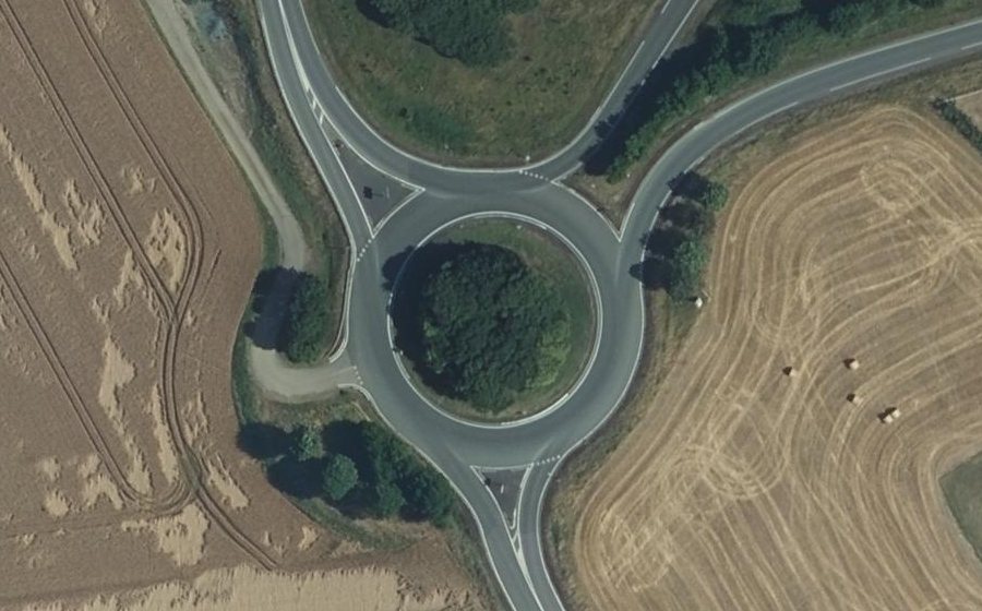 Vue aérienne du Rond-point anonyme n°25632008