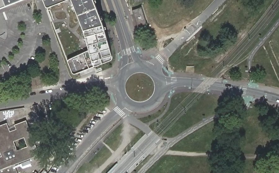 Vue aérienne du Rond-point anonyme n°25650501