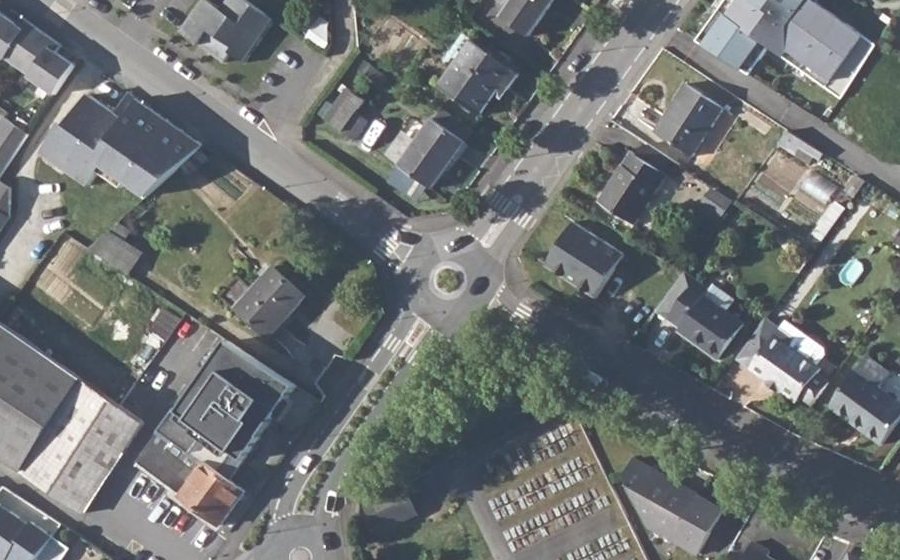 Vue aérienne du Rond-point anonyme n°25653997