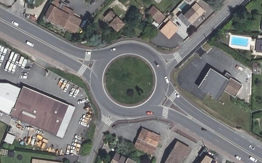 Vue aérienne du Rond-point anonyme n°25666500