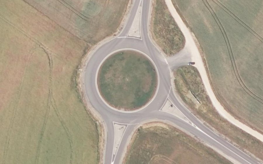 Vue aérienne du Rond-point anonyme n°256808963