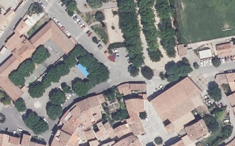 Vue aérienne du Rond-point anonyme n°256914047