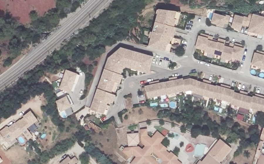 Vue aérienne du Rond-point anonyme n°257014052