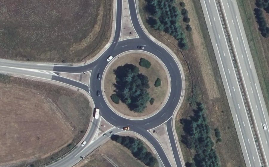 Vue aérienne du Rond-point anonyme n°25704168