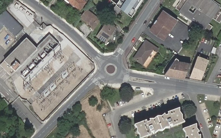 Vue aérienne du Rond-point anonyme n°25722169