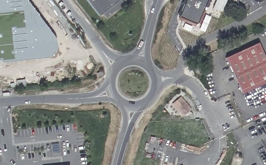Vue aérienne du Rond-point anonyme n°25725004