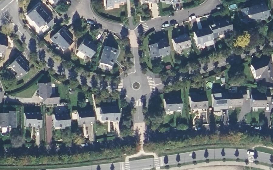 Vue aérienne du Rond-point anonyme n°25726771