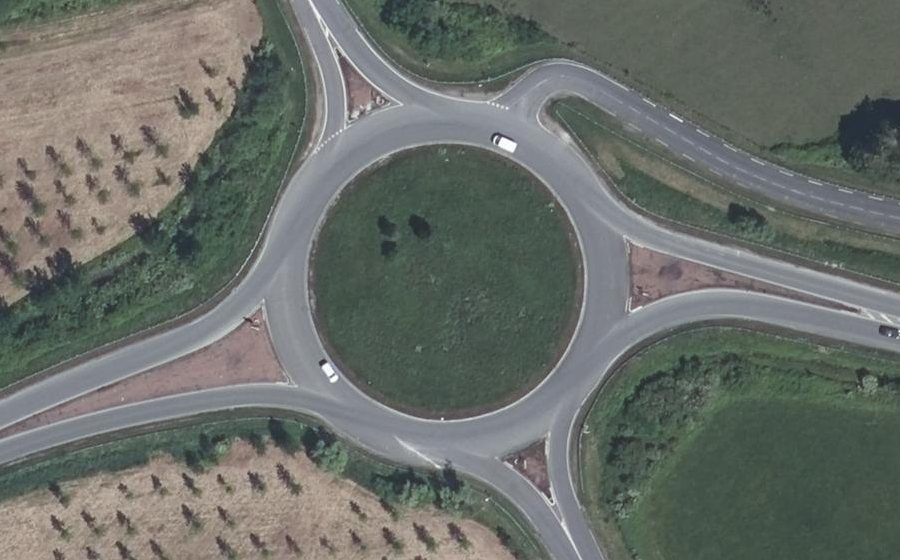 Vue aérienne du Rond-point anonyme n°25729690
