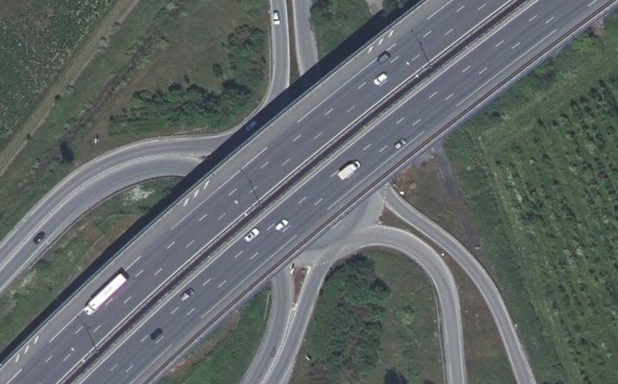 Vue aérienne du Rond-point anonyme n°25729910
