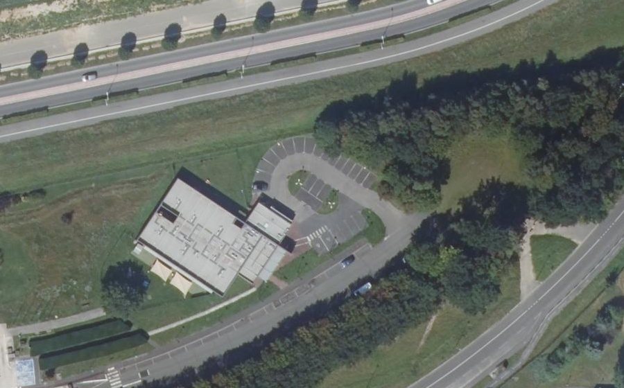 Vue aérienne du Rond-point anonyme n°257335069