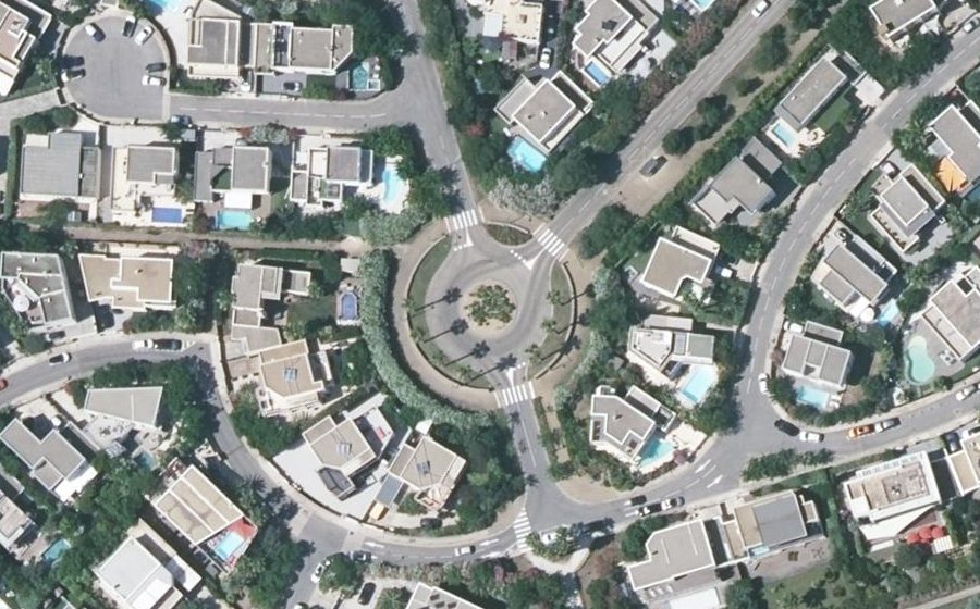 Vue aérienne du Rond-point anonyme n°25735760
