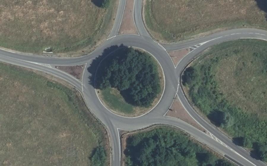 Vue aérienne du Rond-point anonyme n°25741496