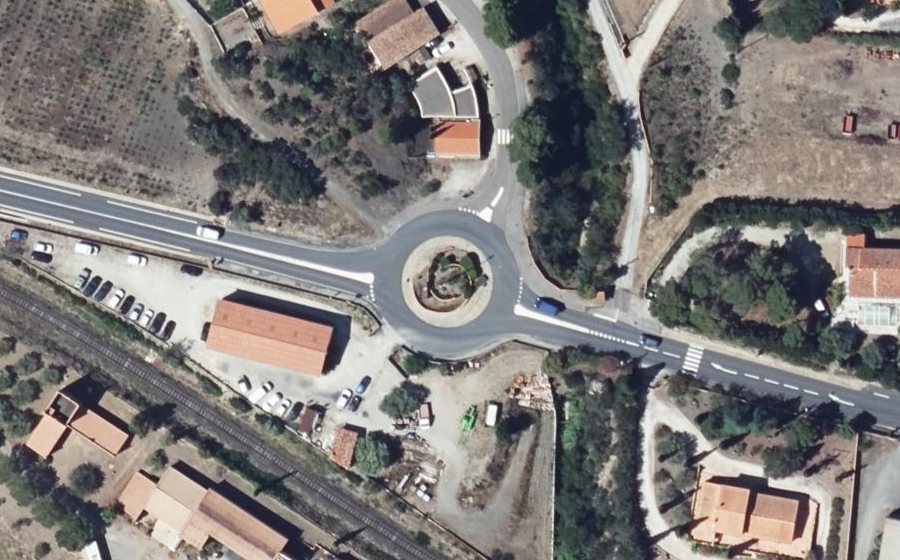 Vue aérienne du Rond-point anonyme n°25745695