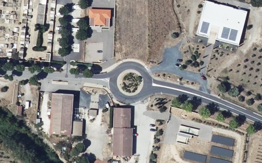 Vue aérienne du Rond-point anonyme n°25746585