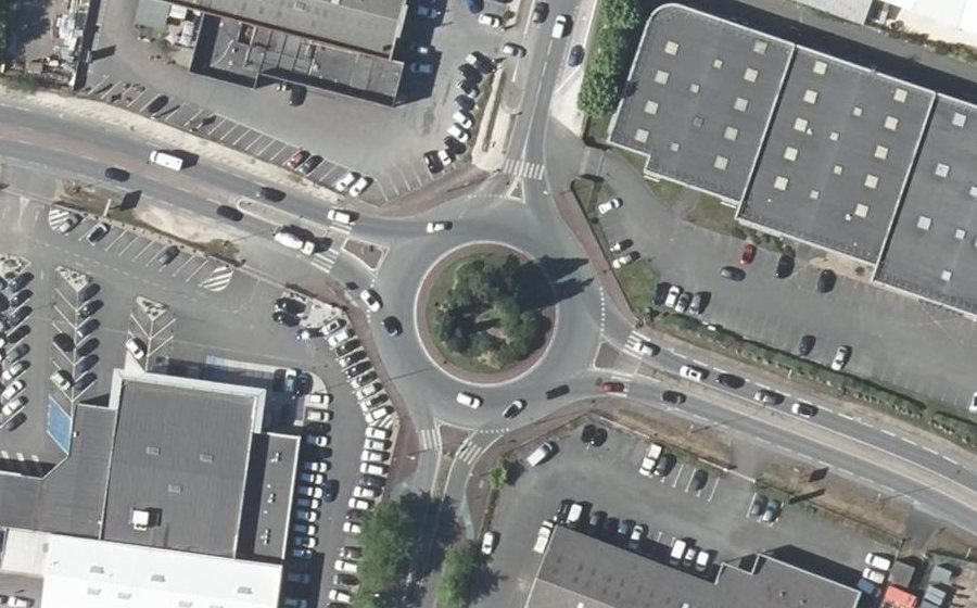 Vue aérienne du Rond-point anonyme n°25751327