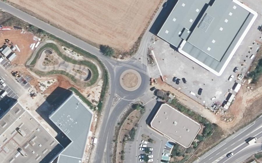 Vue aérienne du Rond-point anonyme n°25753058