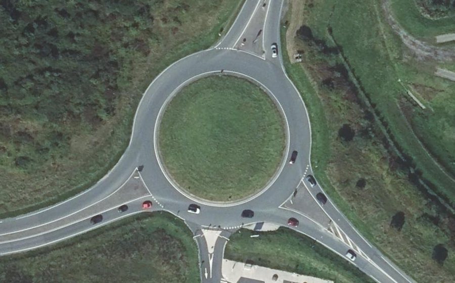 Vue aérienne du Rond-point anonyme n°25763960