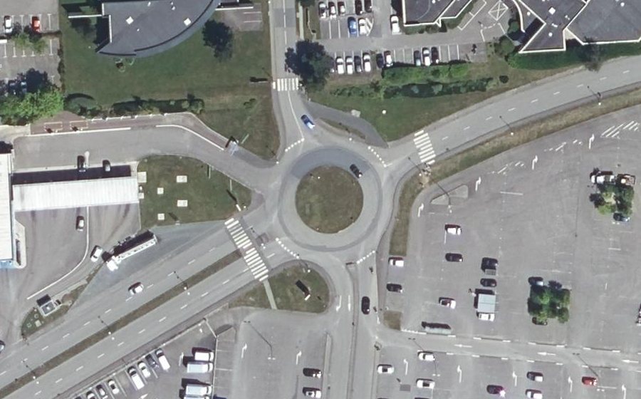 Vue aérienne du Rond-point anonyme n°25782605