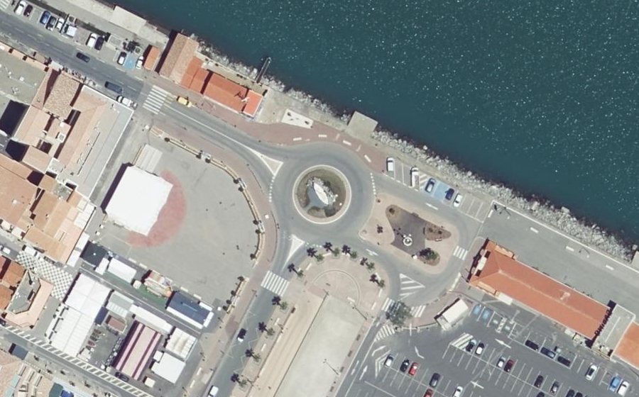 Vue aérienne du Rond-point anonyme n°25788906