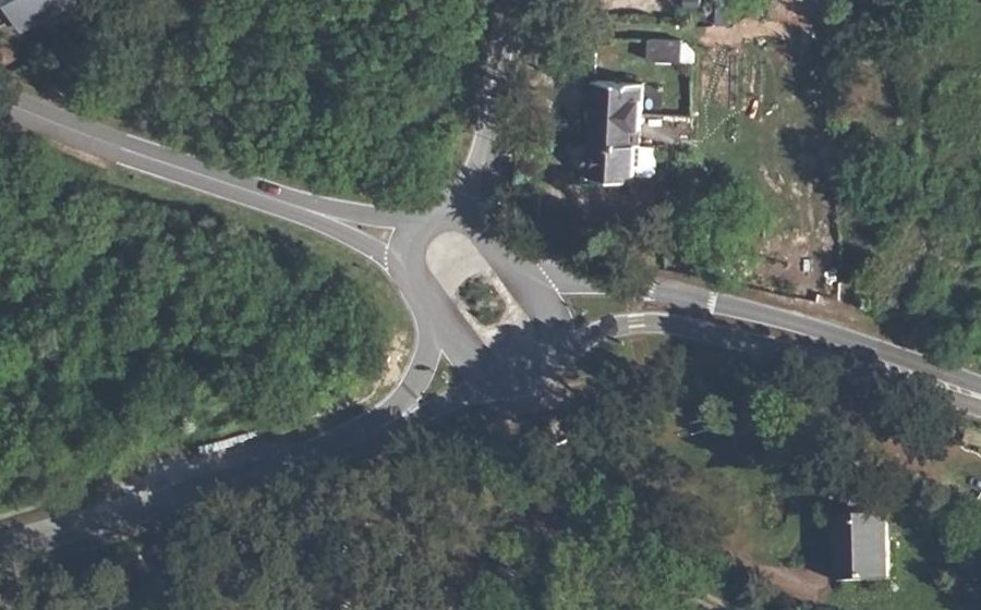 Vue aérienne du Rond-point anonyme n°25791663
