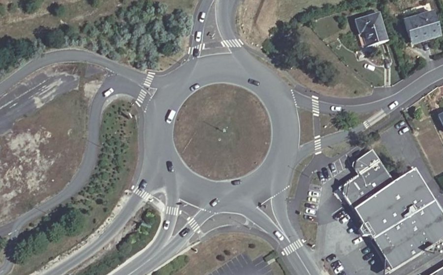 Vue aérienne du Rond-point anonyme n°25793700