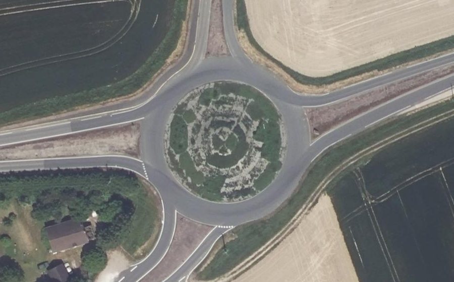 Vue aérienne du Rond-point anonyme n°25801403