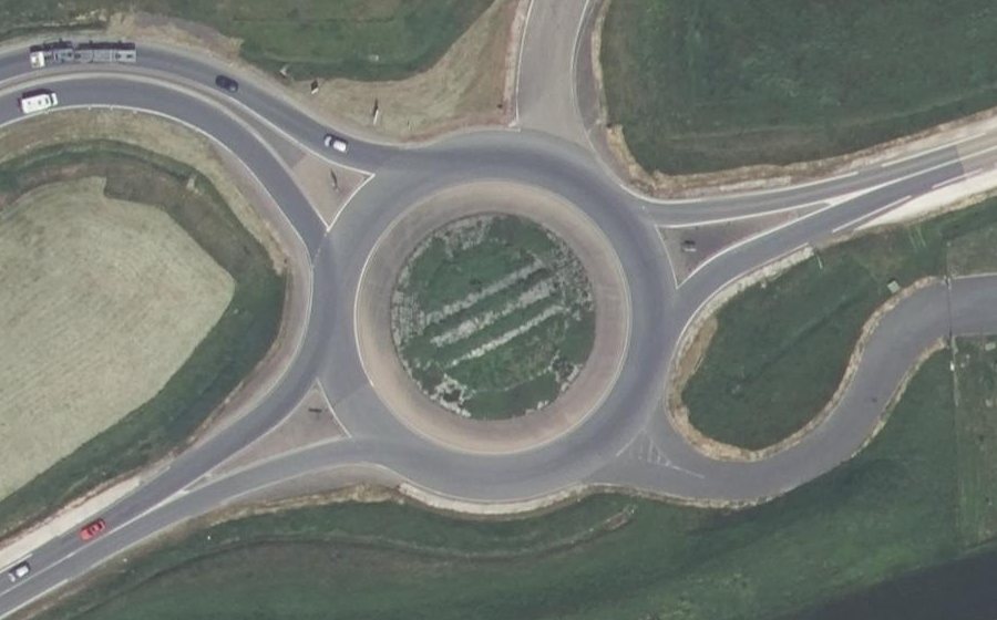 Vue aérienne du Rond-point anonyme n°25801406