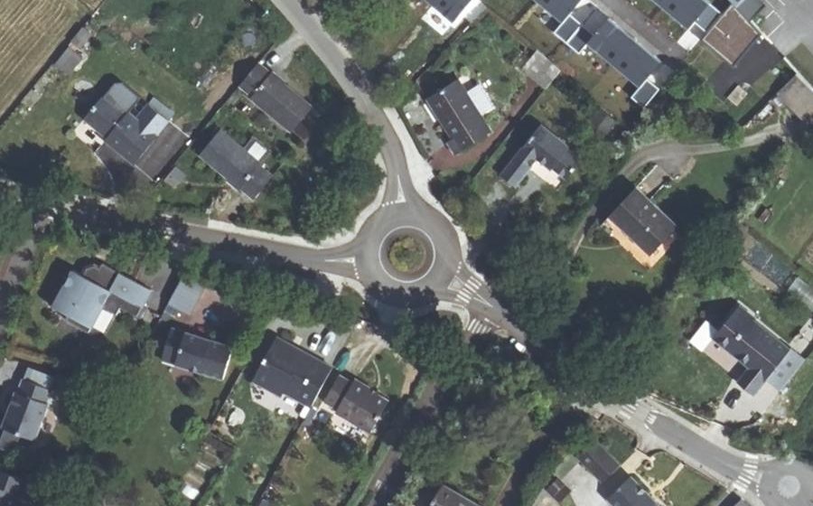Vue aérienne du Rond-point anonyme n°25802035