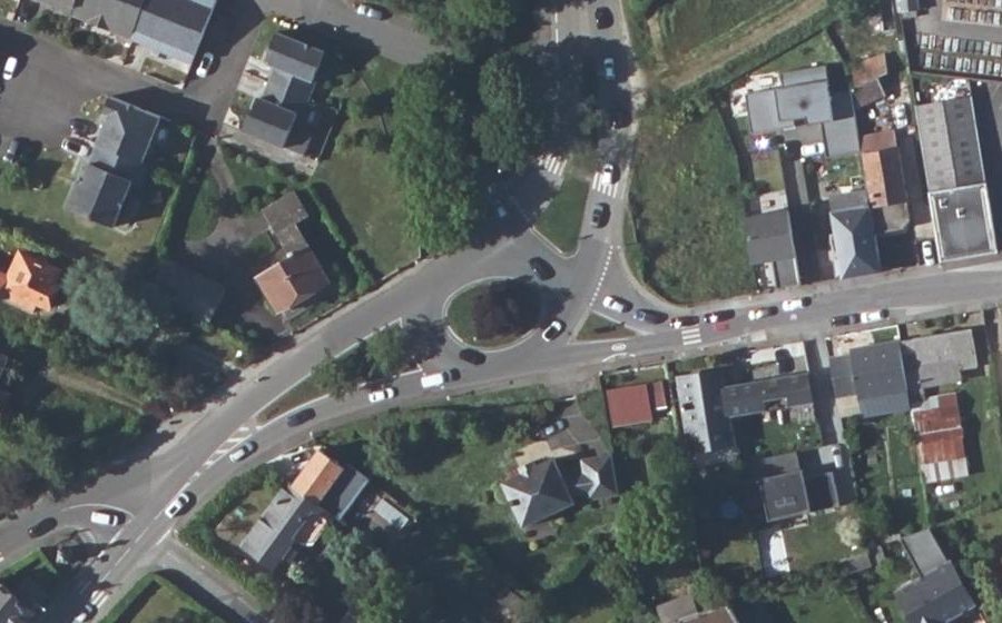 Vue aérienne du Rond-point anonyme n°25828278