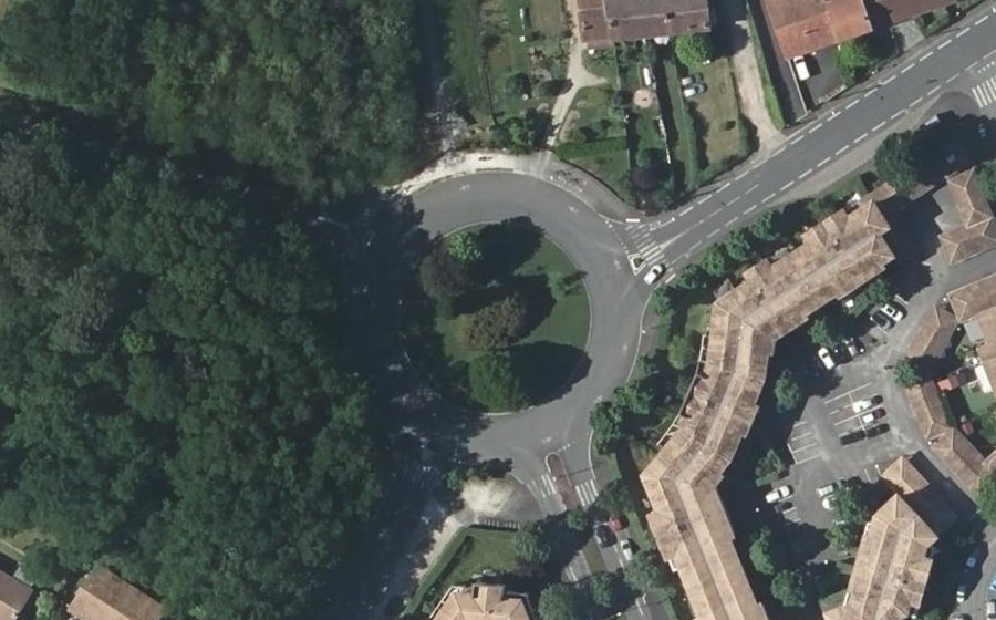 Vue aérienne du Rond-point anonyme n°25836384