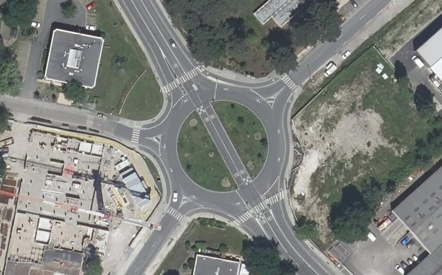 Vue aérienne du Rond-point anonyme n°25836497