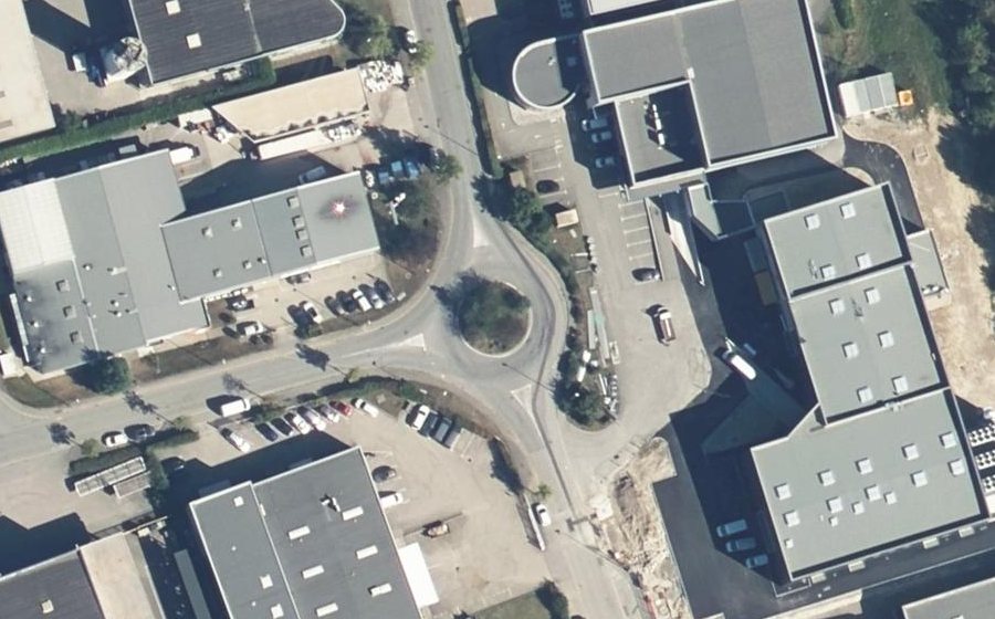 Vue aérienne du Rond-point anonyme n°25842843