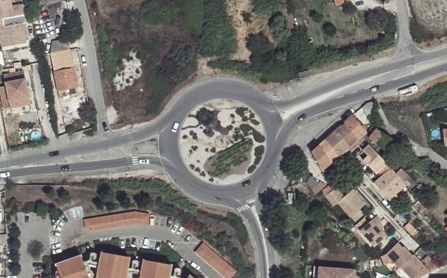 Vue aérienne du Rond-point anonyme n°25844486