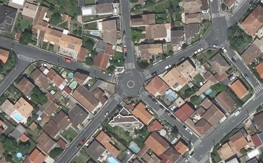 Vue aérienne du Rond-point anonyme n°25844995