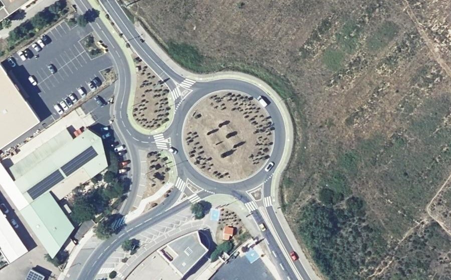 Vue aérienne du Rond-point anonyme n°25848953