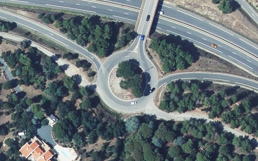 Vue aérienne du Rond-point anonyme n°25848965