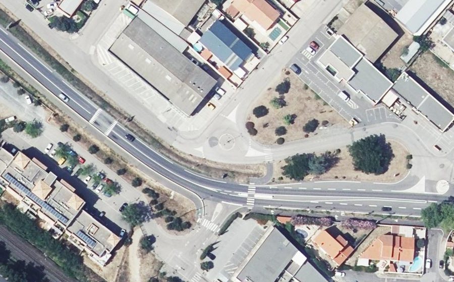 Vue aérienne du Rond-point anonyme n°25849025