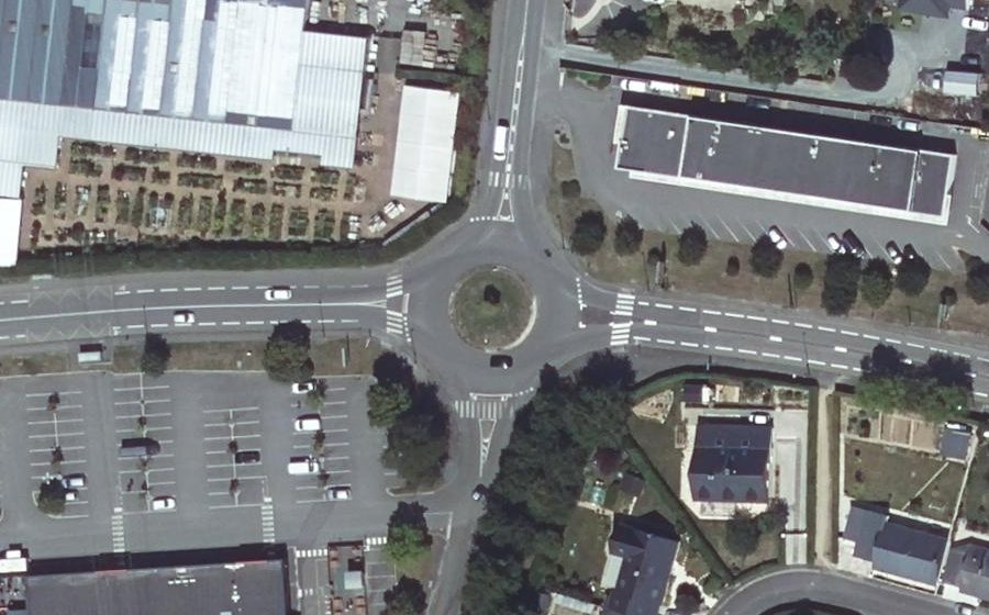 Vue aérienne du Rond-point anonyme n°25854854