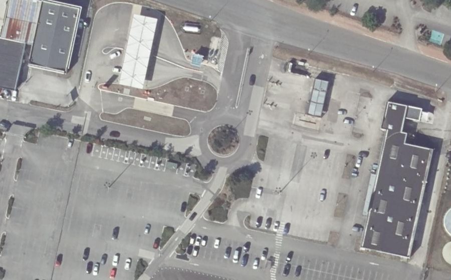 Vue aérienne du Rond-point anonyme n°258711471