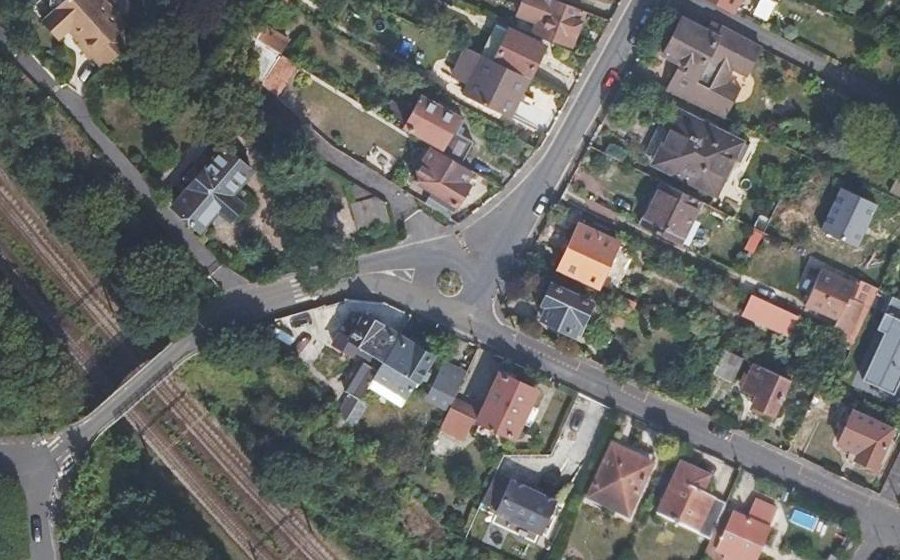 Vue aérienne du Rond-point anonyme n°25889194