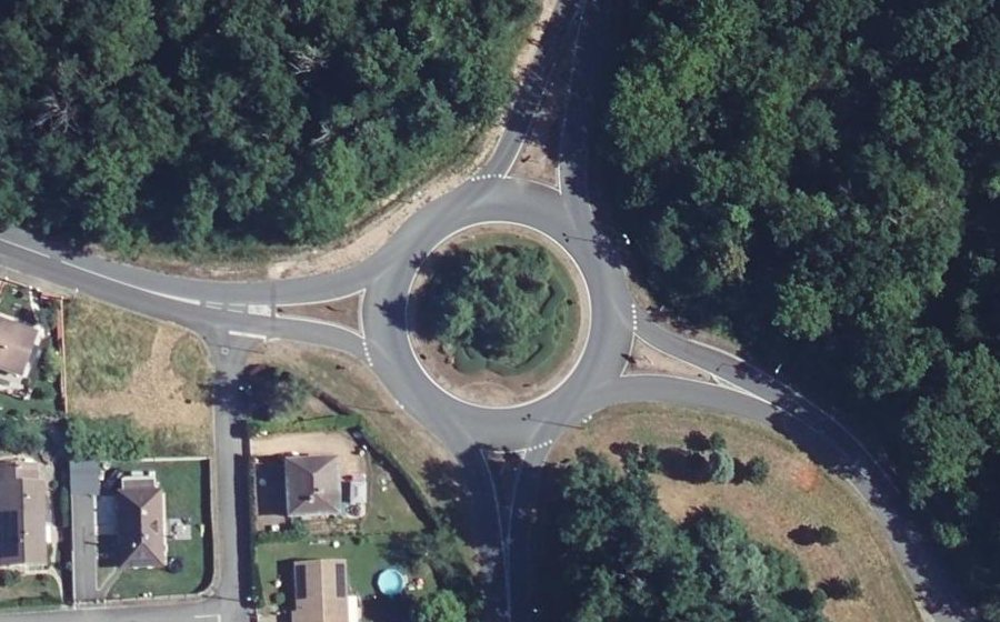 Vue aérienne du Rond-point anonyme n°25891267
