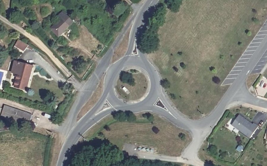 Vue aérienne du Rond-point anonyme n°25891269
