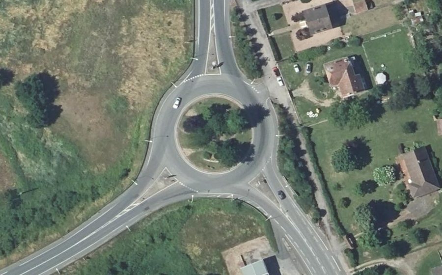 Vue aérienne du Rond-point anonyme n°25893663
