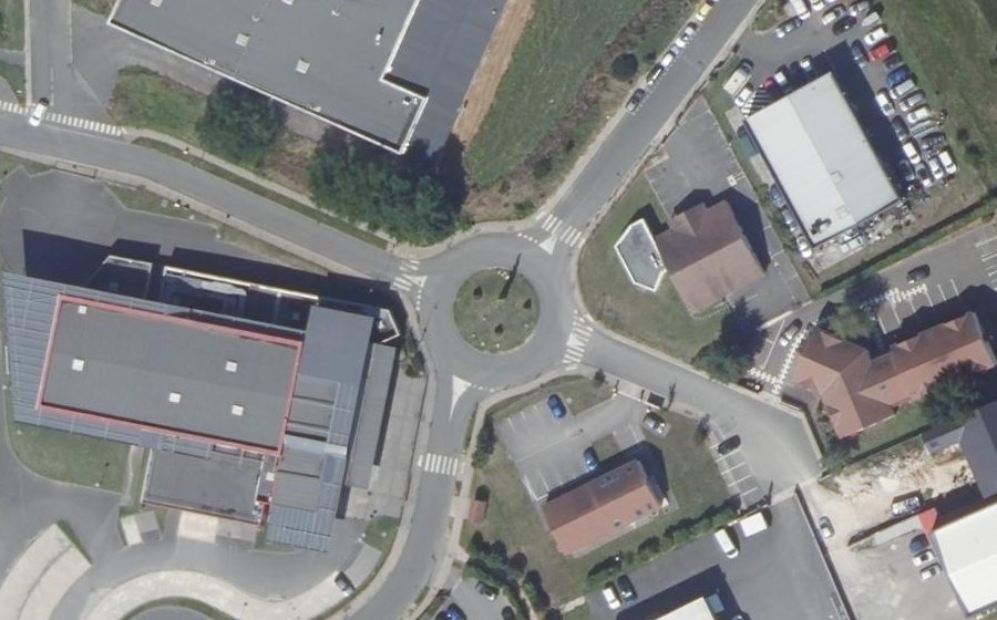 Vue aérienne du Rond-point anonyme n°25902730