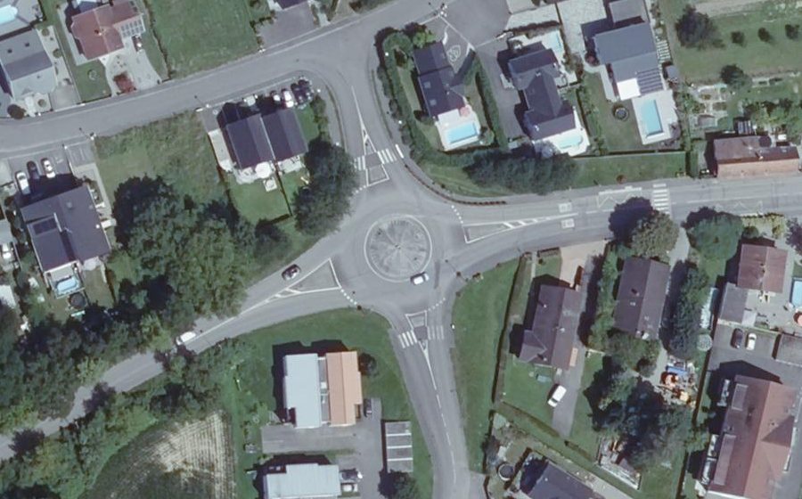 Vue aérienne du Rond-point anonyme n°25904036