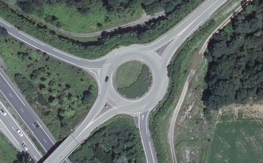 Vue aérienne du Rond-point anonyme n°25907629