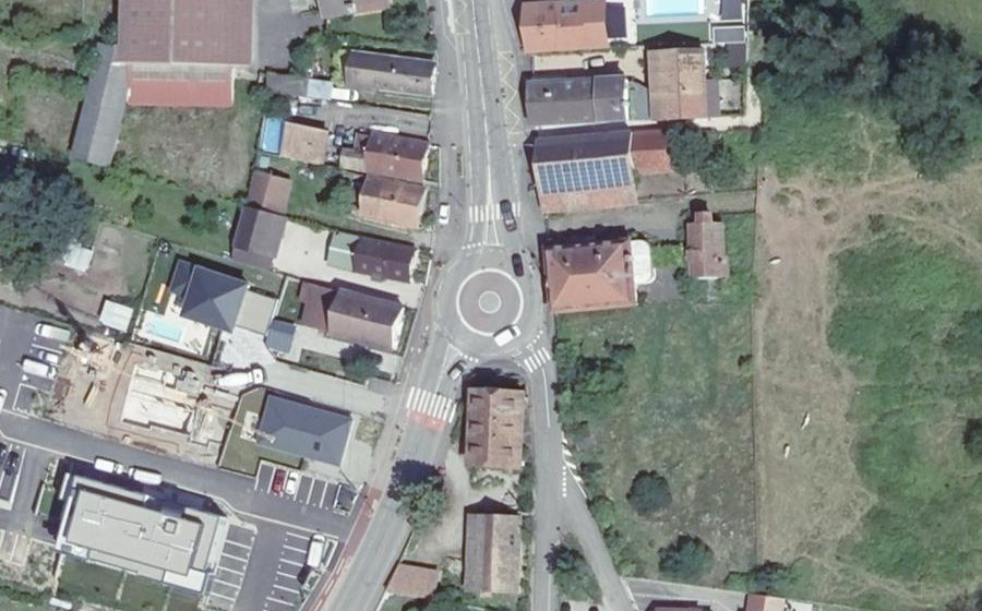 Vue aérienne du Rond-point anonyme n°25907637