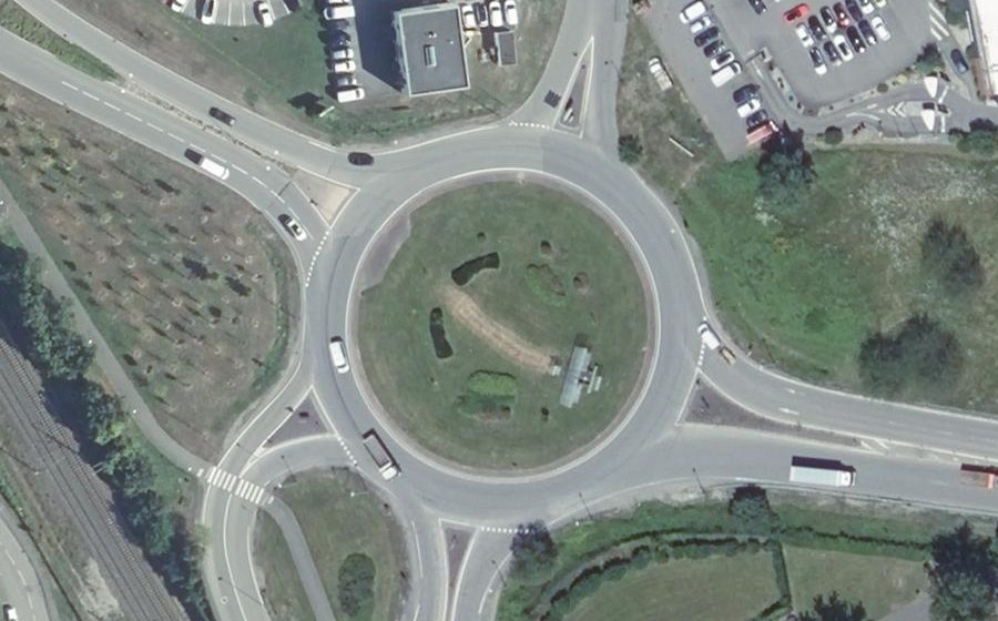 Vue aérienne du Rond-point anonyme n°25907763